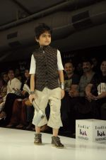 Kids walk the ramp for A Z Couture Show at Kids Fashion Week day 3 on 19th Jan 2012 (22).JPG